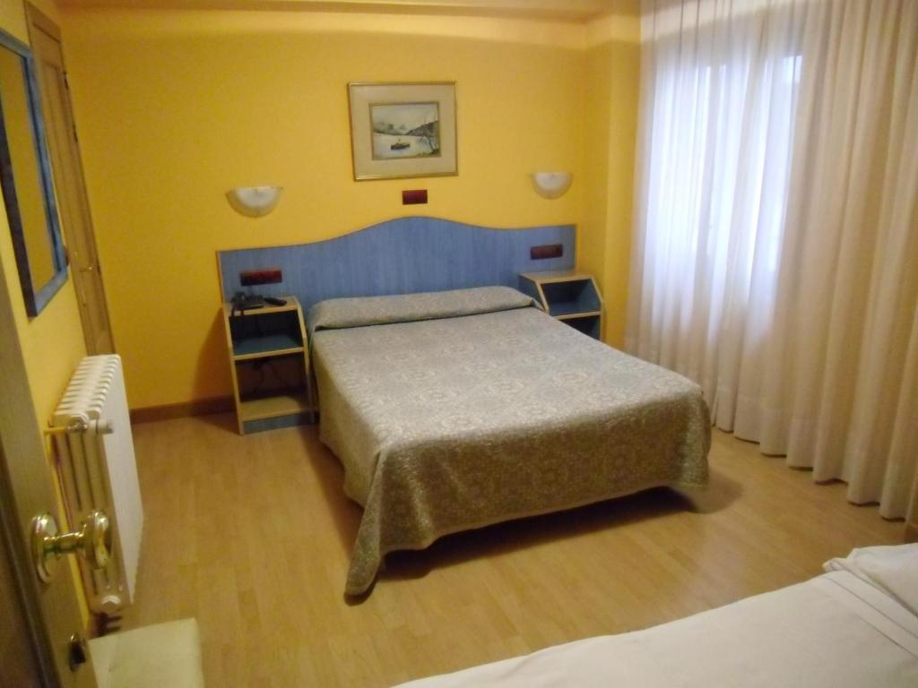Hostal Don Suero Леон Екстериор снимка