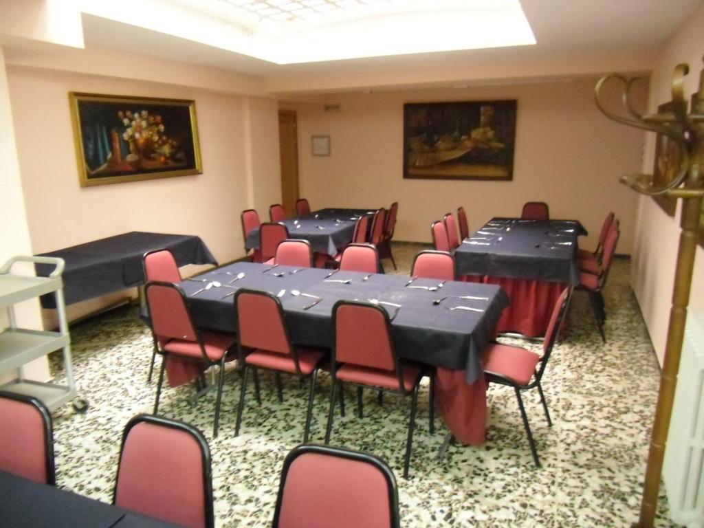 Hostal Don Suero Леон Екстериор снимка