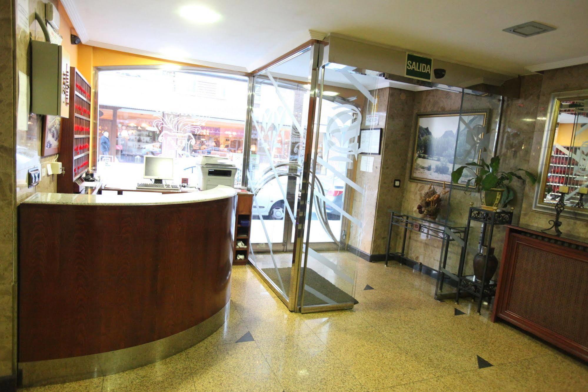 Hostal Don Suero Леон Екстериор снимка