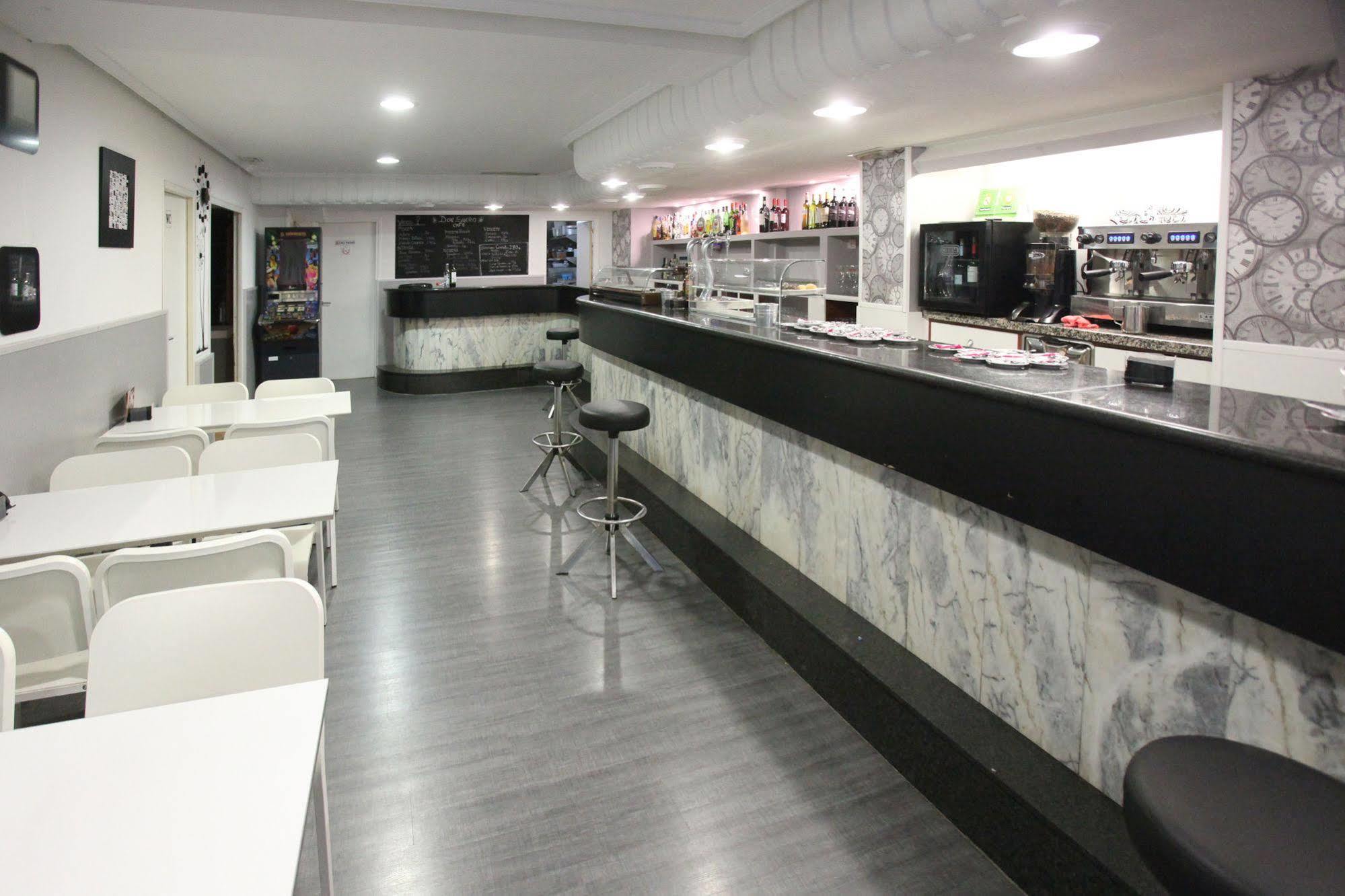 Hostal Don Suero Леон Екстериор снимка